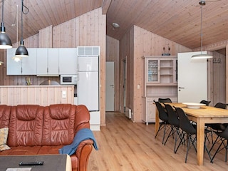 Ferienhaus Høll  18