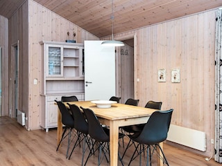 Ferienhaus Høll  13