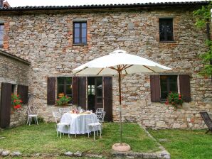 Ferme Maison confortable avec jardin et alpaga près d'Umbertide - Umbertide - image1