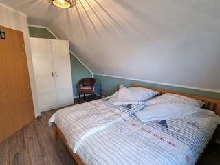 Schlafzimmer 2, Schrank 1x2 Meter