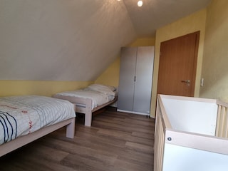 Schlafzimmer 3, Schrank 1x2 Meter