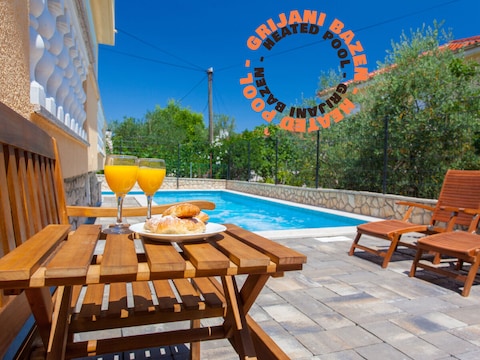 Ferienwohnung Tina 6 > mit beheiztem Pool und schöner Terrasse
