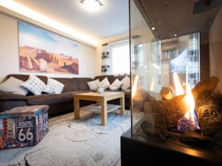 Wohnzimmer mit Gas Kamin
