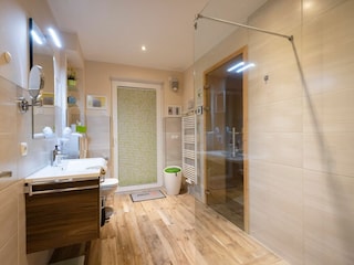 Erdgeschoss Badezimmer