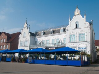Direkt am Hafen befindet sich die Ferienwohnung "Steuerbord"