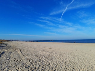 fast menschenleerer Strand