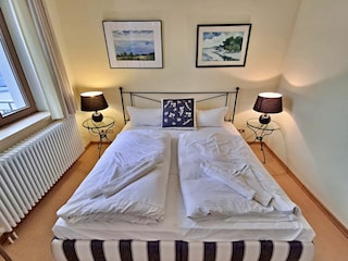 2. Schlafzimmer mit Balkon