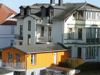 Außenansicht Gartenhaus / Rückseite Villa Bella