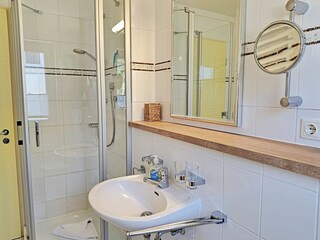Ferienwohnung 1.2.11 Inselstrand - Badezimmer