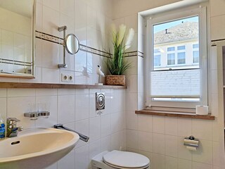 Ferienwohnung 1.2.11 Inselstrand - Badezimmer