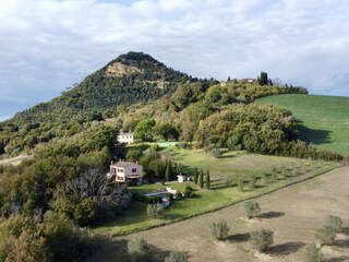 Lage am Fuße des Monte Voltraio