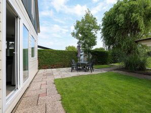 Bungalow Waterlelie Vakantiepark De Groote Vliet