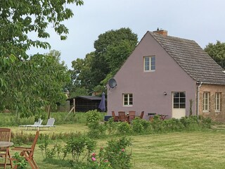 Das Cottage mit Terrasse und Außenbereich.