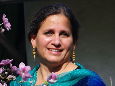 Frau Sabeeka Gangjee-Well