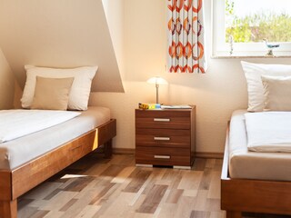 2. Schlafzimmer