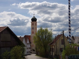 Historische Kirche in der Ortsmitte Zankenhausen
