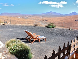 Garten mit Panoramablick bis hin zum Meer