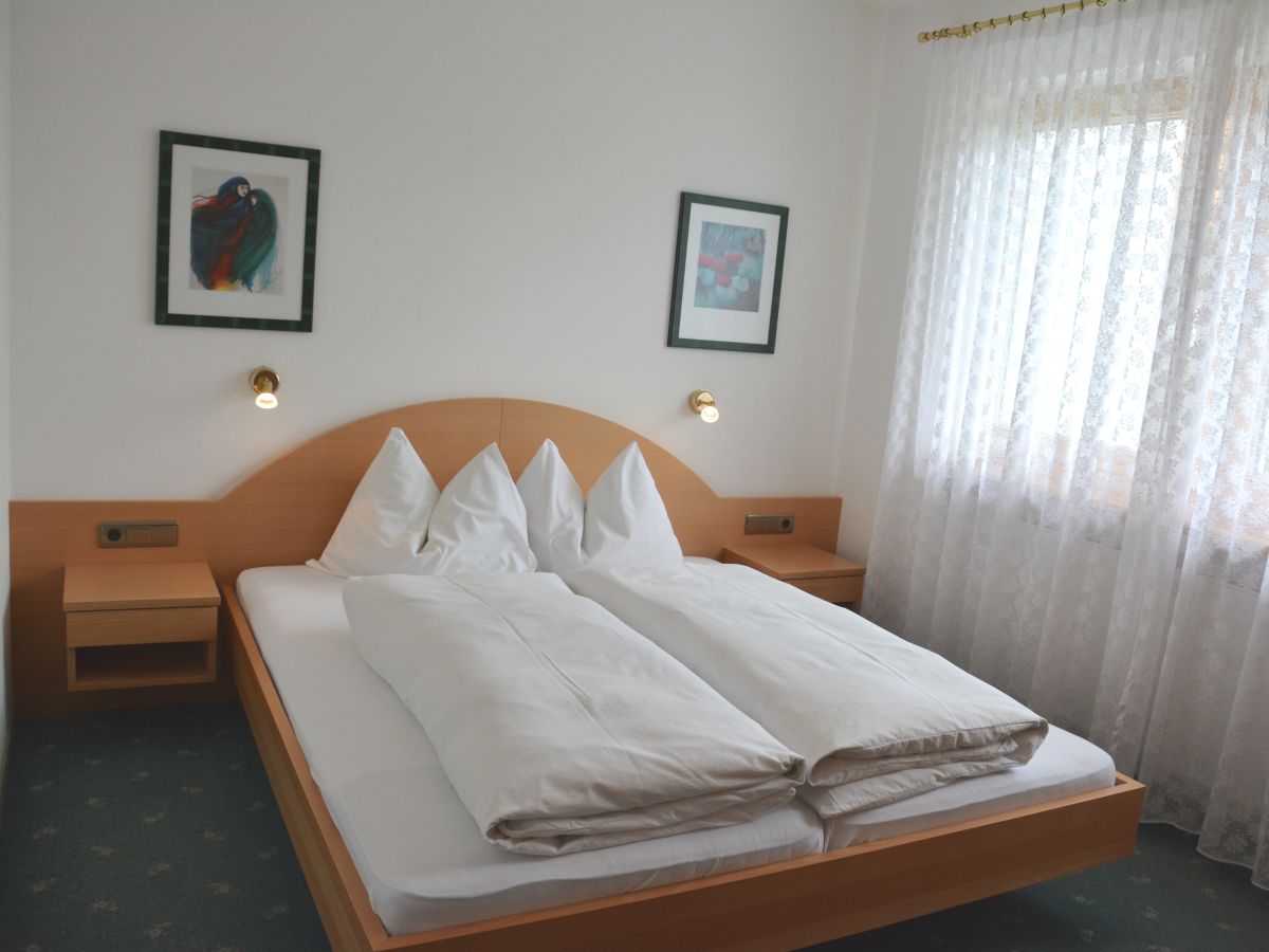 Ferienwohnung Schlossblick auf dem Feldhof, Kastelbell-Tschars, Firma