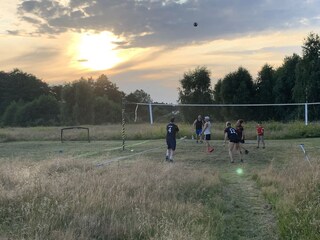 Fussball- und. Volleyball- Spielfelder