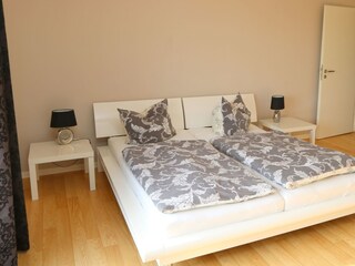 Bett 180x200