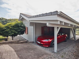 Carport mit direkten Zugang Terrasse