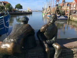 am Hafen in Neuharlingersiel