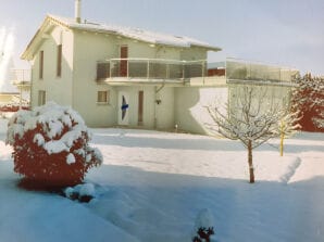 Villa with Pool: Leon’sHolidayHomes