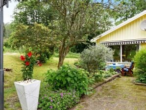 Holiday house 4 person holiday home in LYSEKIL - Lysekil - image1