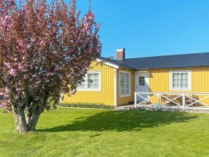 Holiday house 4 Personen Ferienhaus in Tvååker - Glommen - image1