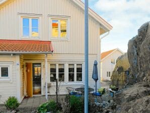 4 Personen Ferienhaus in SKÄRHAMN - Klädesholmen - image1