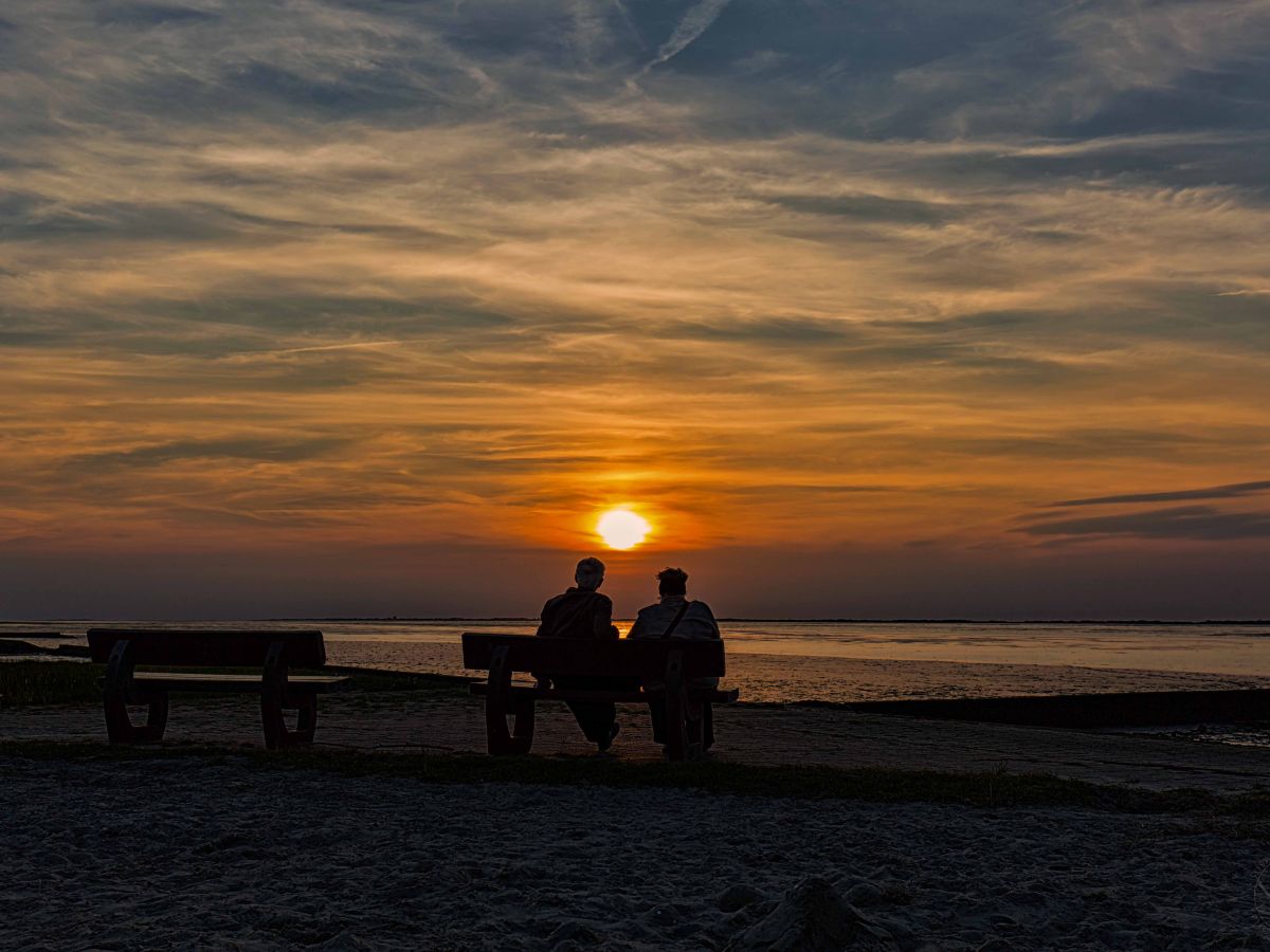 Sonnenuntergänge bei uns genießen.