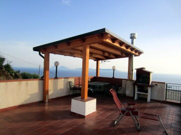 Holiday apartment House Galbato First floor