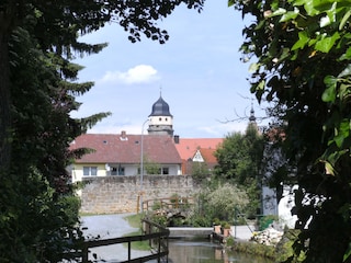 Schöner Ausblick auf die Stadtmauer, von unseren Steg.