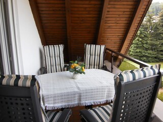 Überdachter Balkon um zu entspannen und relaxen