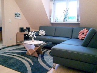Wohnbereich mit LED- Fernseher