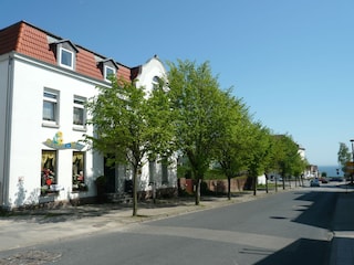 Hausansicht mit der Ostsee im Hintergrund