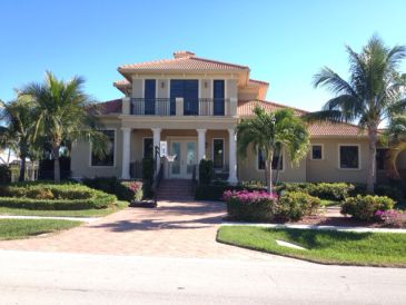 Luxusvilla Aurora mit 2 Pools und Boot