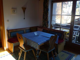 Essbereich im Wohn-Schlafzimmer 2. Stock