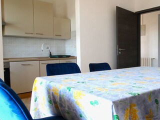 Esszimmer und Küche im 1. Stock
