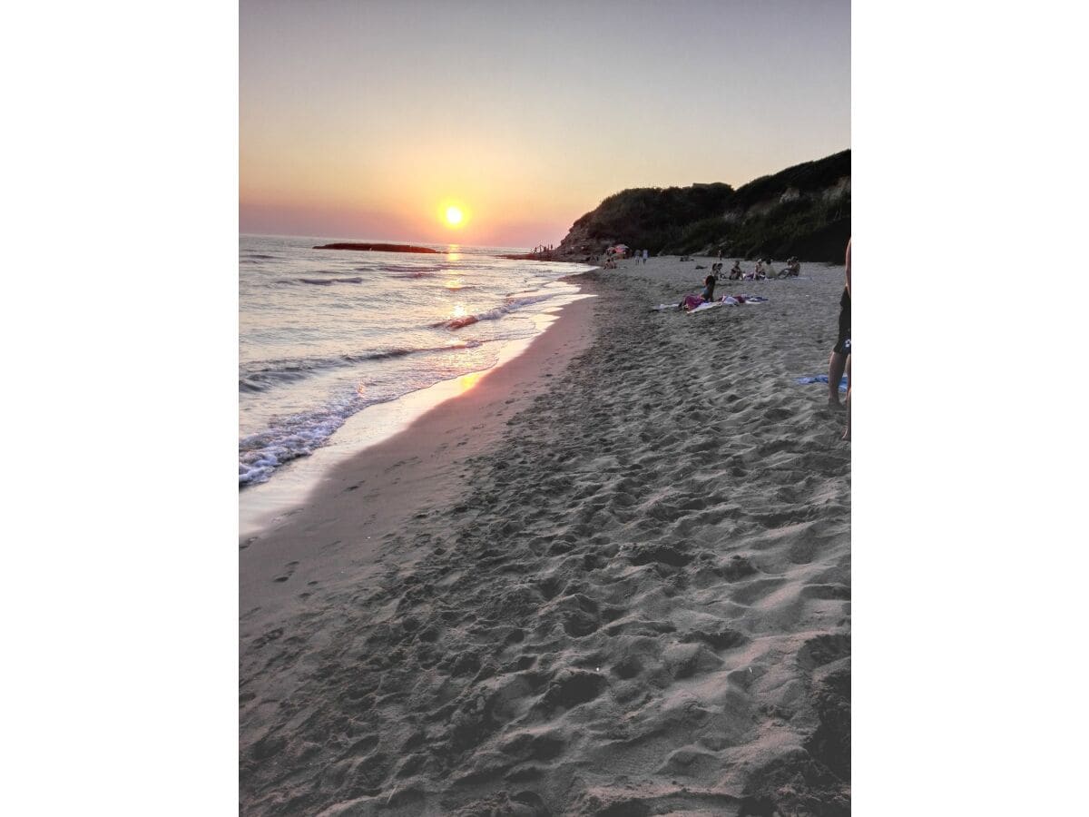 Schöne Badestrände am Meer bei Anzio