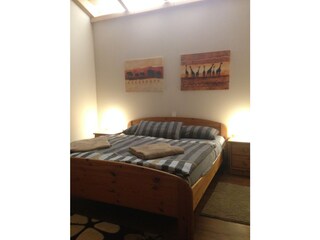 Schlafzimmer 1