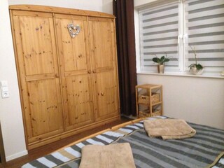 Schlafzimmer 1