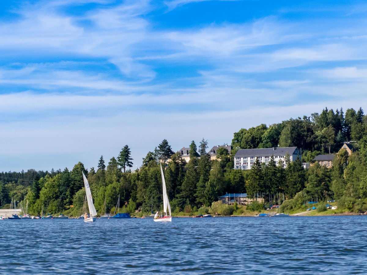 Einzigartige Lage mit Seglerhafen vor dem Haus