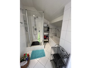 Dusche+Badewanne
