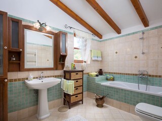 Bathroom, 1st floor