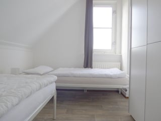 Kinderzimmer mit eigenem Schrank