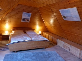 das Schlafzimmer im Spitzboden