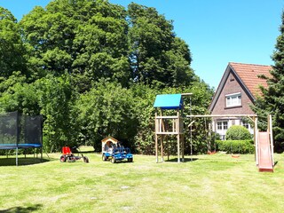 Hauseigener Spielplatz ca.1500 m² für unsere Gäste