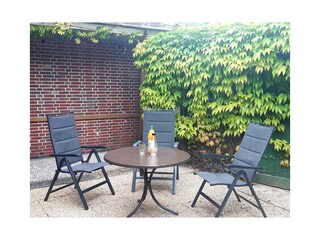 Terrasse - Sitzgelegenheit mit Blick auf den Spielplatz