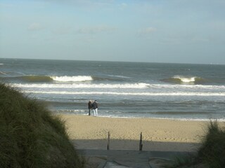 Strand mit Brandung